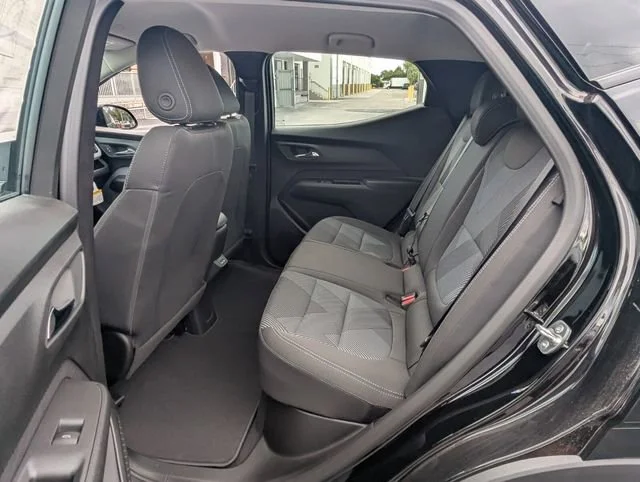 2027 Chevrolet Bolt LT - Photo 7