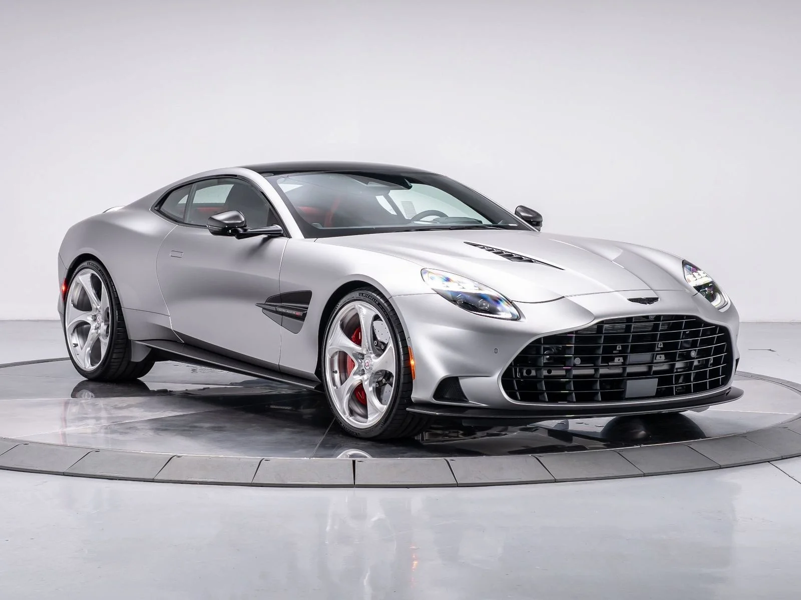 2025 Aston Martin Vanquish
