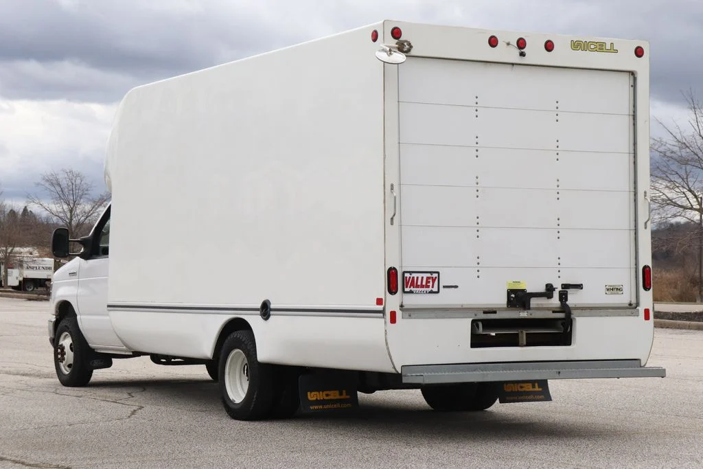 Used 2025 Oxford White Ford Base image 7