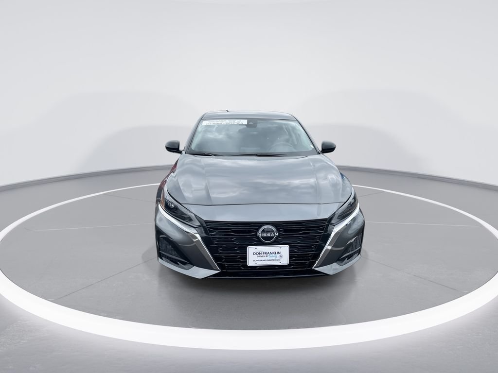 Used 2025 Gun Metallic Nissan 2.5 SV image 3