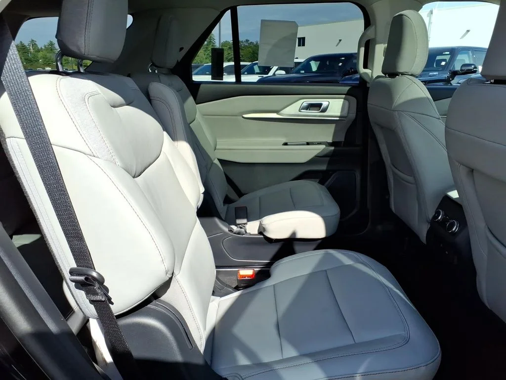 New 2026 Agate Black Metallic Ford Active image 10