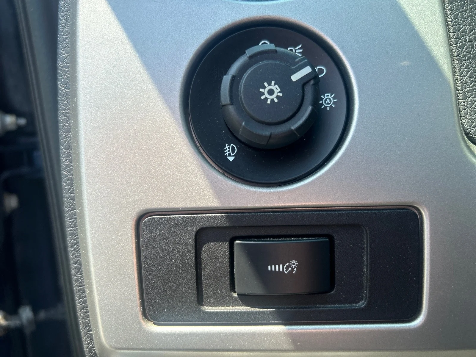 Used 2013 Blue Ford Lariat image 13