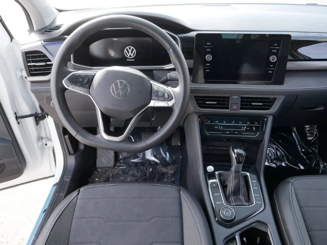 New 2026 White Volkswagen 1.5T SE Black image 9