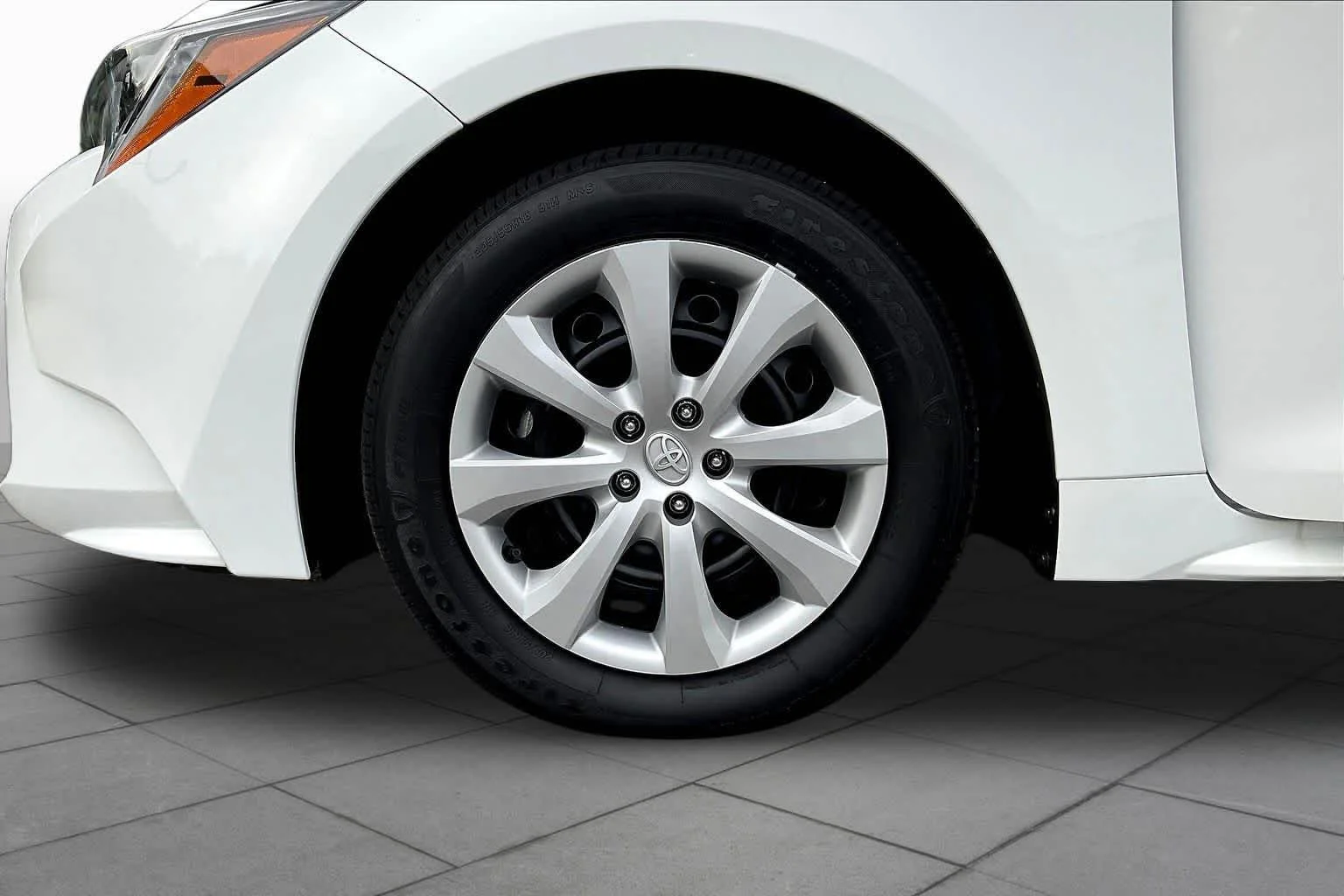 Used 2026 Ice Cap Toyota LE image 21