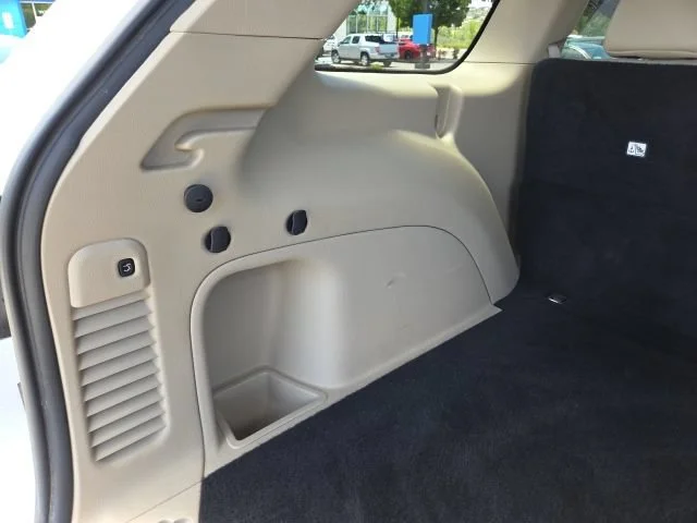 Used 2021 Bright White Clearcoat Jeep Limited image 22