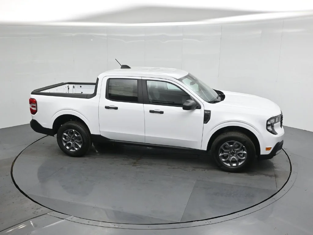 New 2026 Oxford White Ford XLT image 49