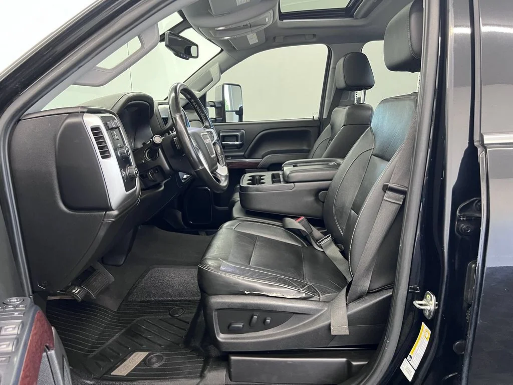 Used 2019 Onyx Black GMC SLT image 5