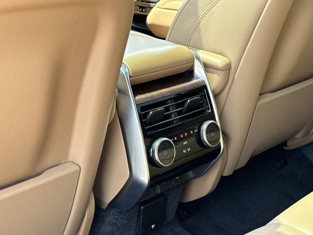 Used 2023 Blue Land Rover SE image 17