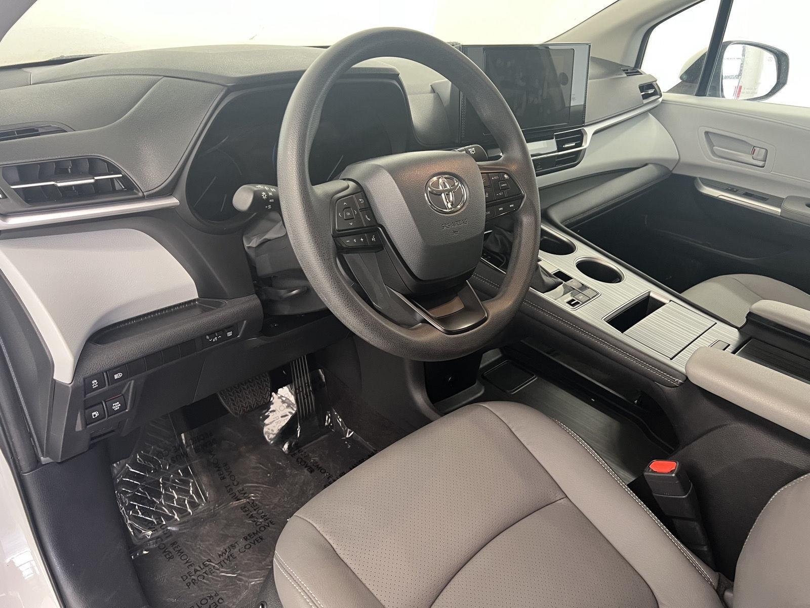 Used 2025 Ice Cap Toyota LE image 13