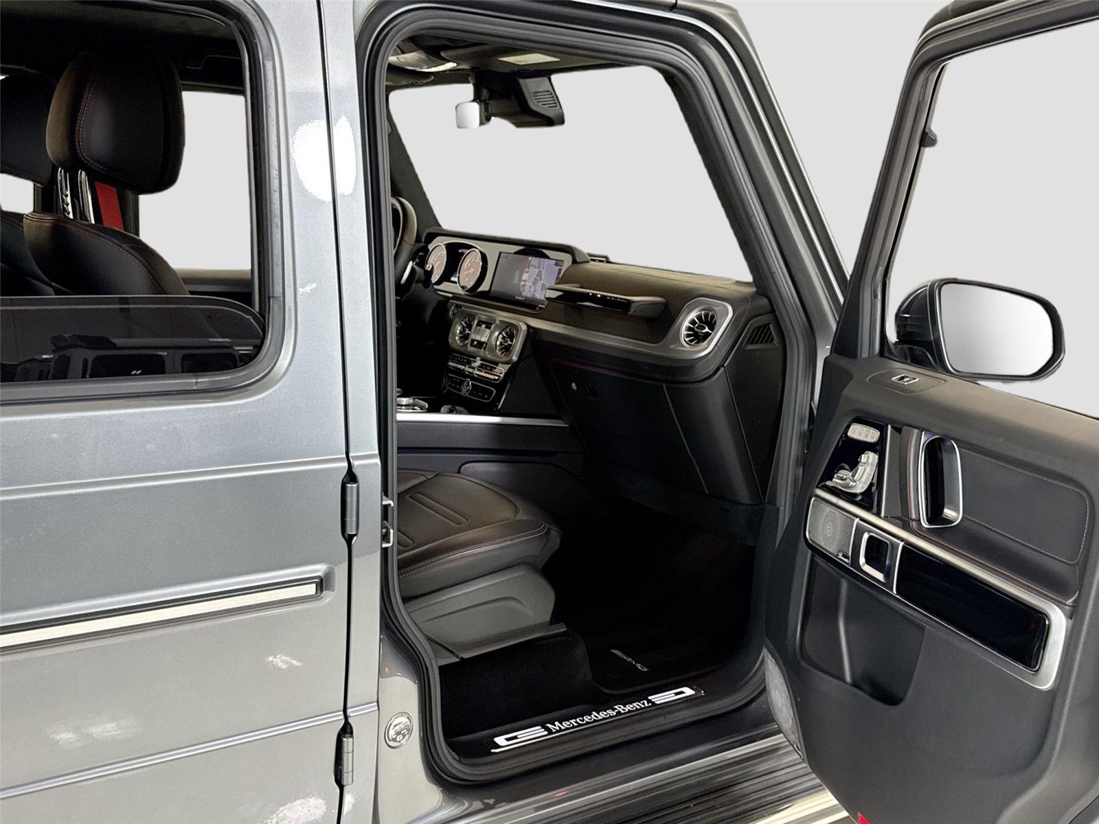 Used 2020 Selenite Grey Metallic Mercedes-Benz G 550 image 32