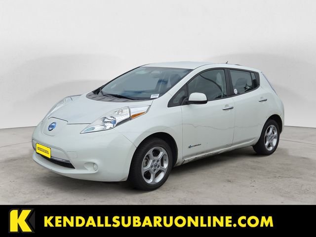 Used 2013 White Nissan SV image 1
