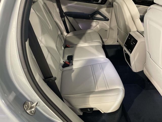 Used 2022 Silver Porsche  image 22