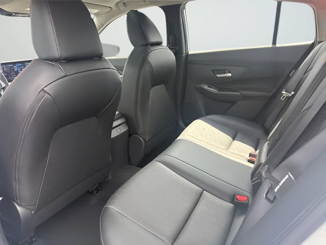 New 2026 Aspen White TriCoat / Super Black Two-tone Nissan SR image 19