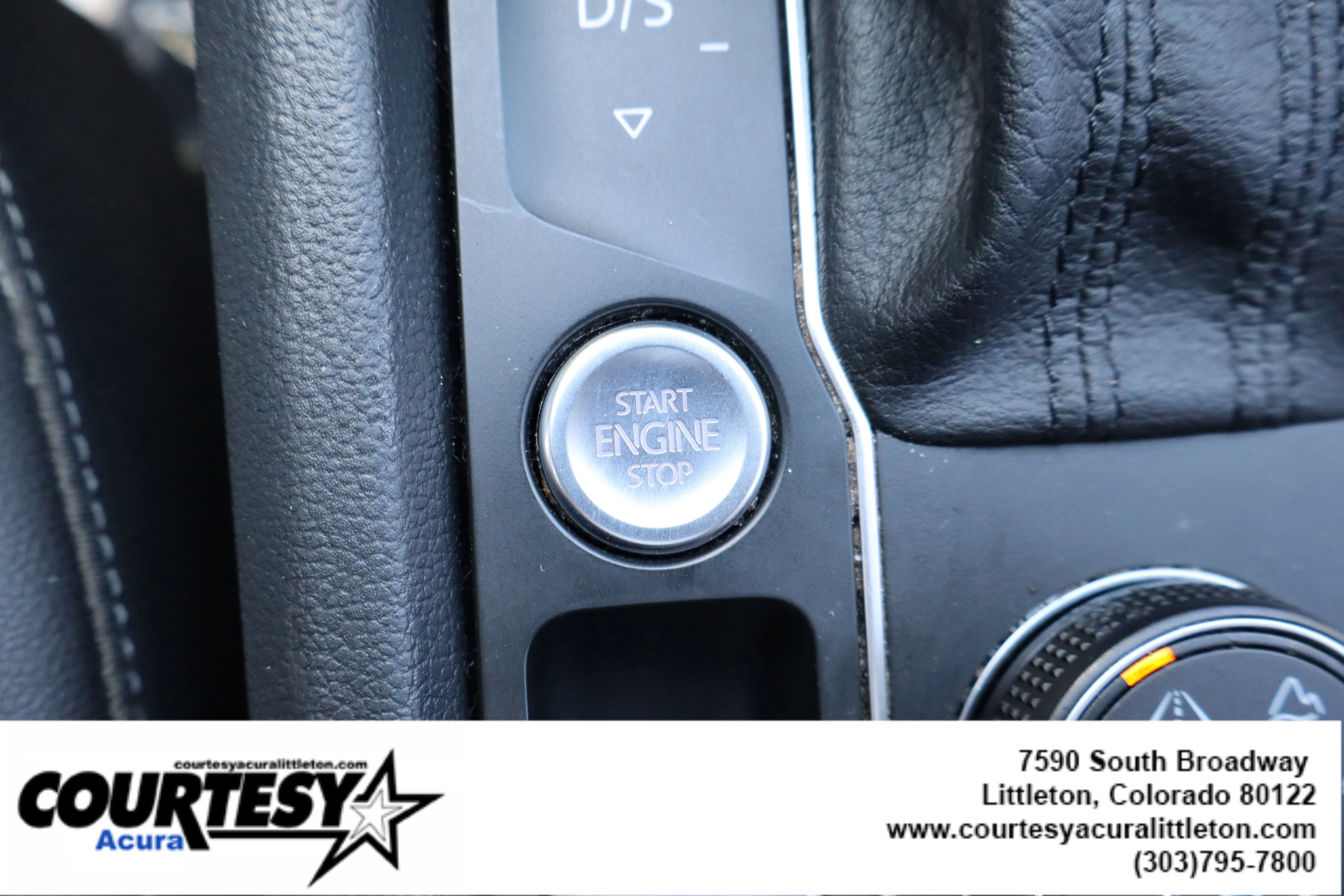 Used 2018 Silver Volkswagen 3.6L V6 SEL image 14