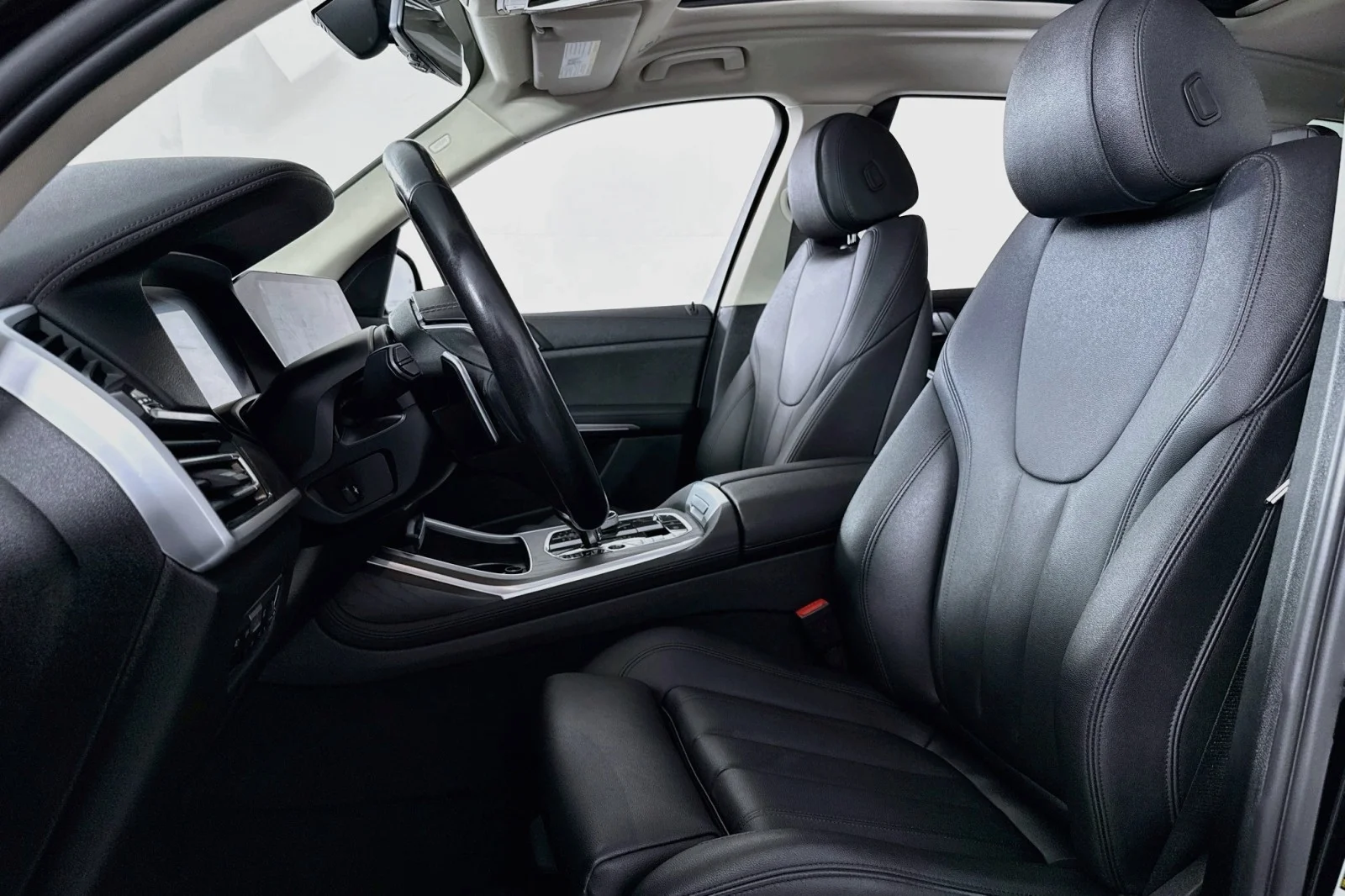 Used 2022 Jet Black BMW xDrive40i image 18