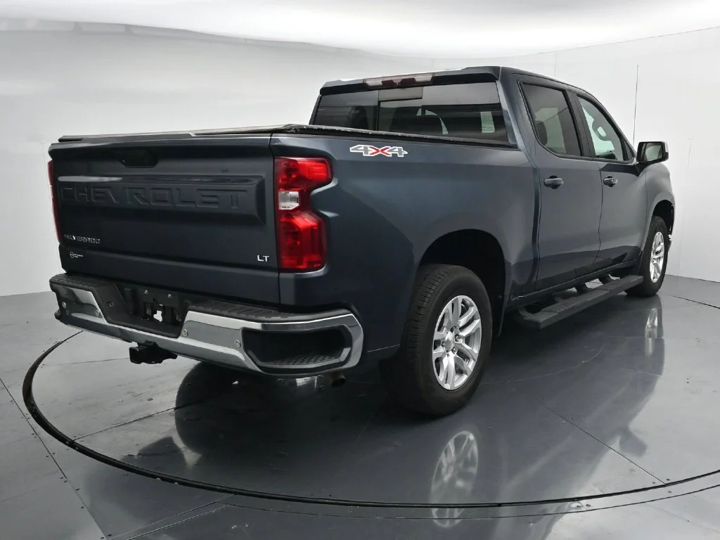 Used 2020 Gray Chevrolet LT image 6