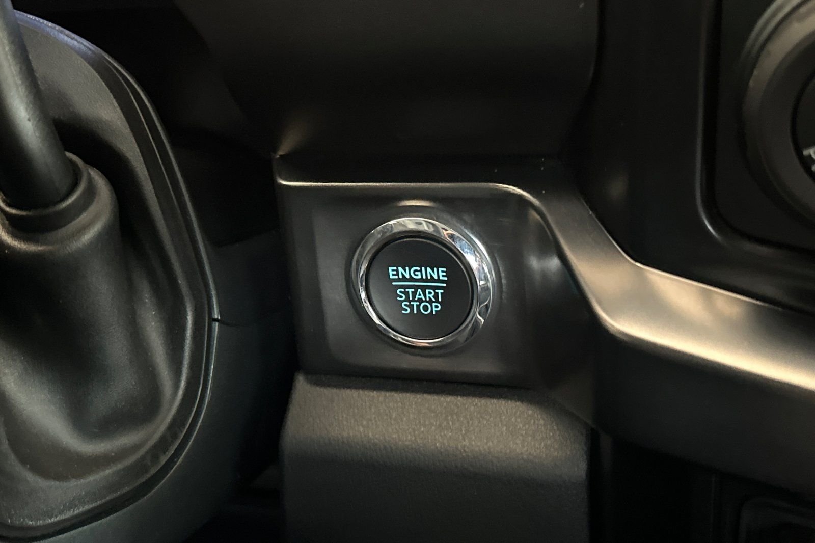 Used 2025 White Ford Lariat image 23