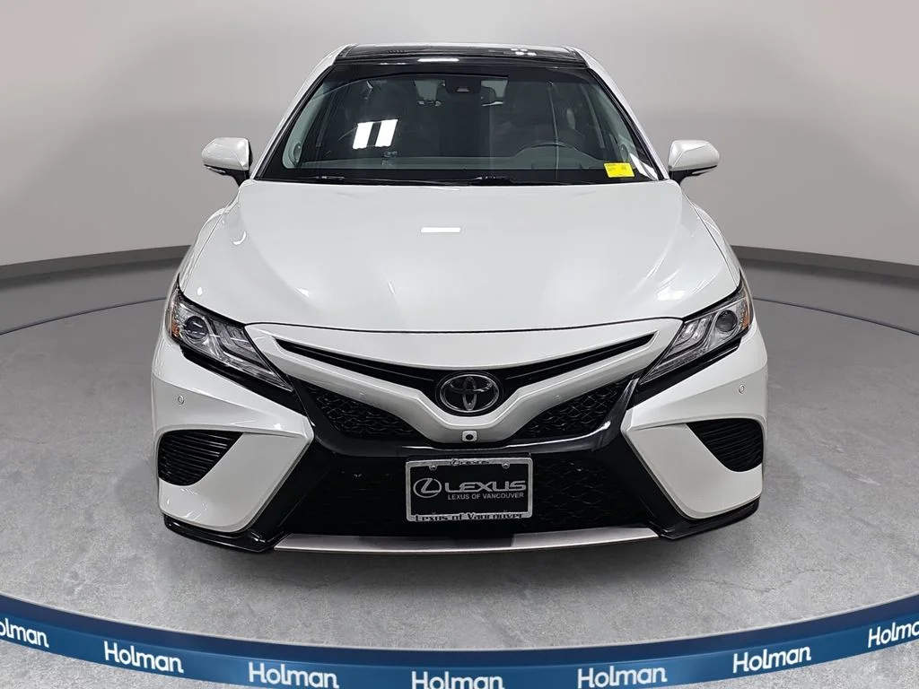 Used 2018 Beige Toyota XSE V6 image 3