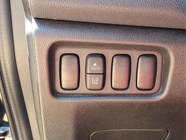 Used 2024  Mitsubishi S image 14