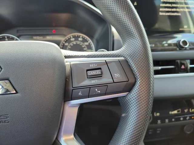Used 2026 Silver Mitsubishi ES image 19