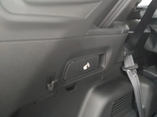 New 2026 Black Mitsubishi ES image 31