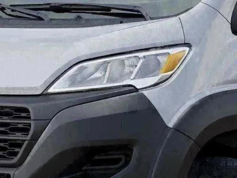 New 2026 Bright Silver Metallic Clear-Coat Exterior Paint RAM Low Roof image 96