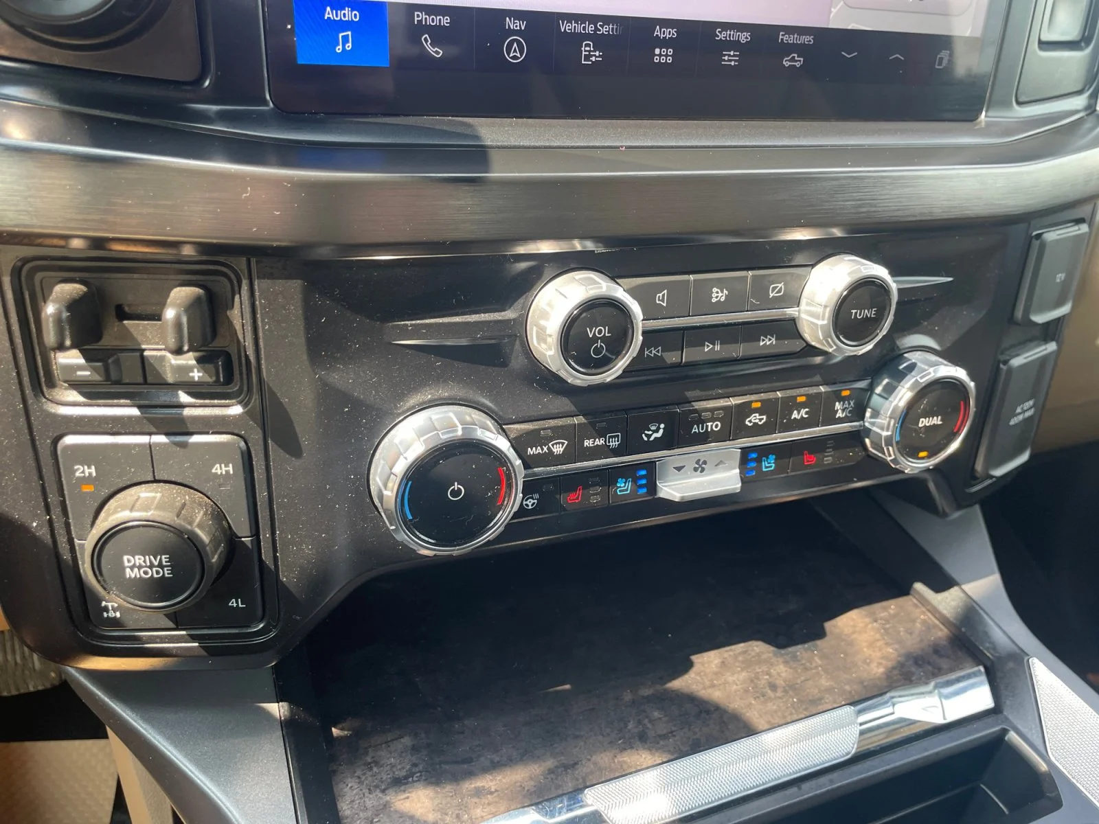 Used 2024 RED Ford LARIAT SuperCrew image 21