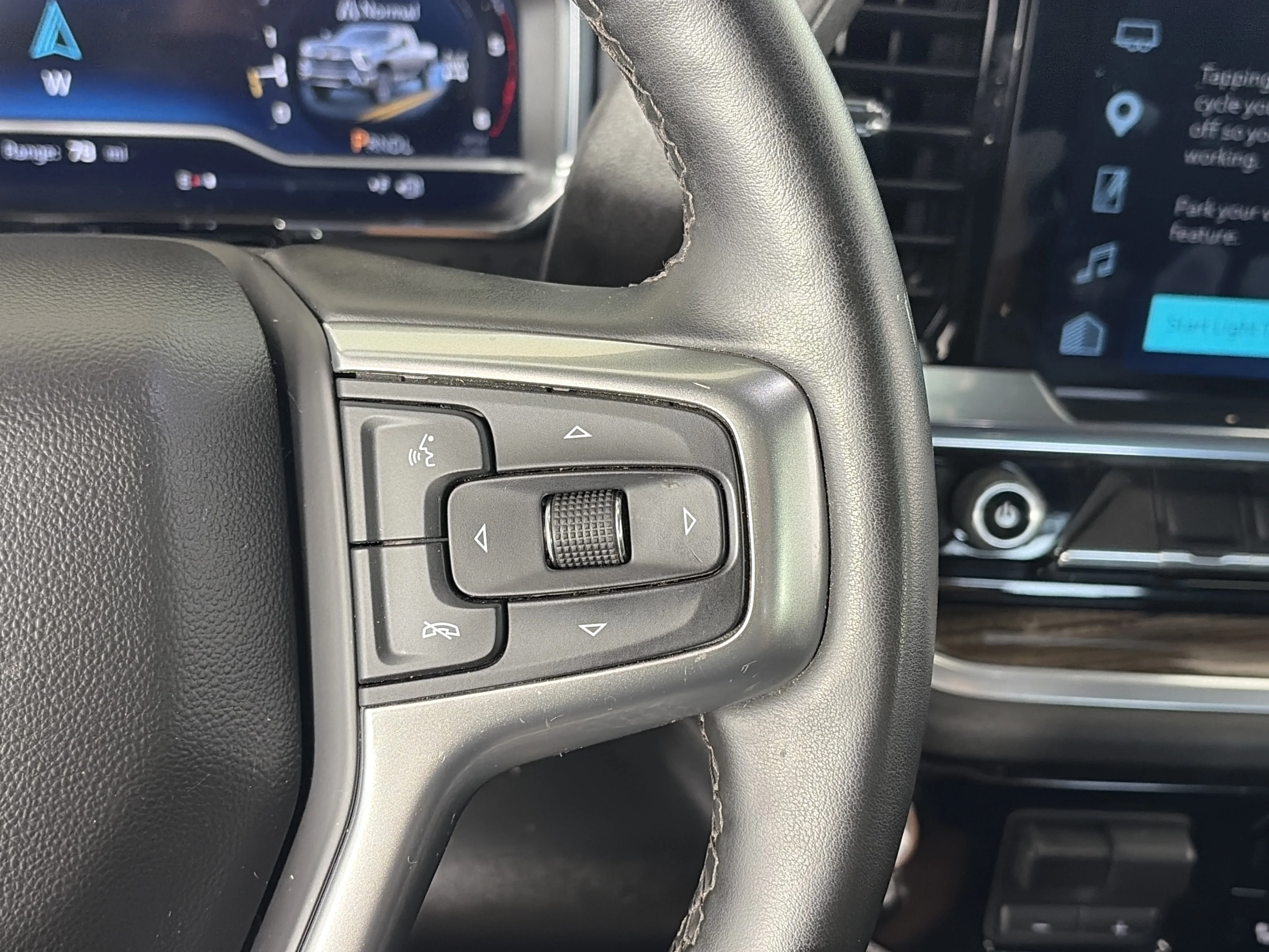 Certified Used 2025 Summit White Chevrolet LT image 31