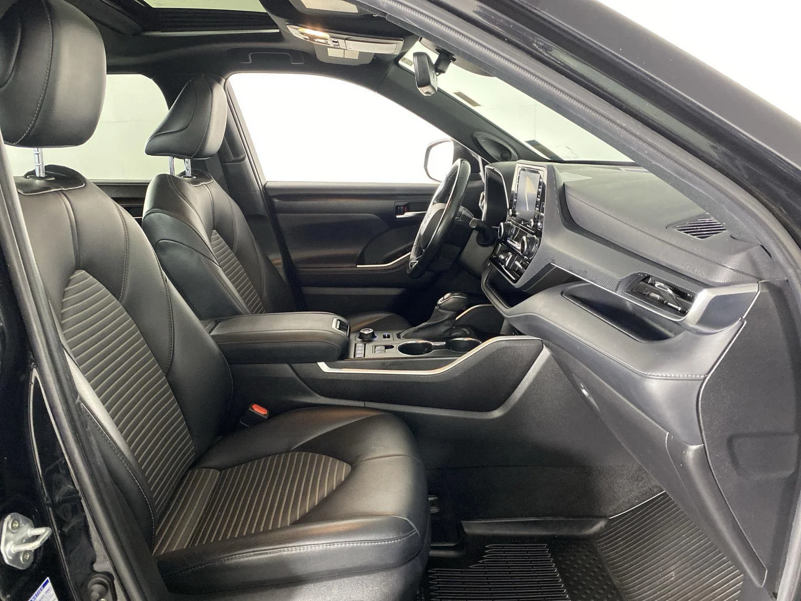 Used 2021 Midnight Black Metallic Toyota XSE image 40