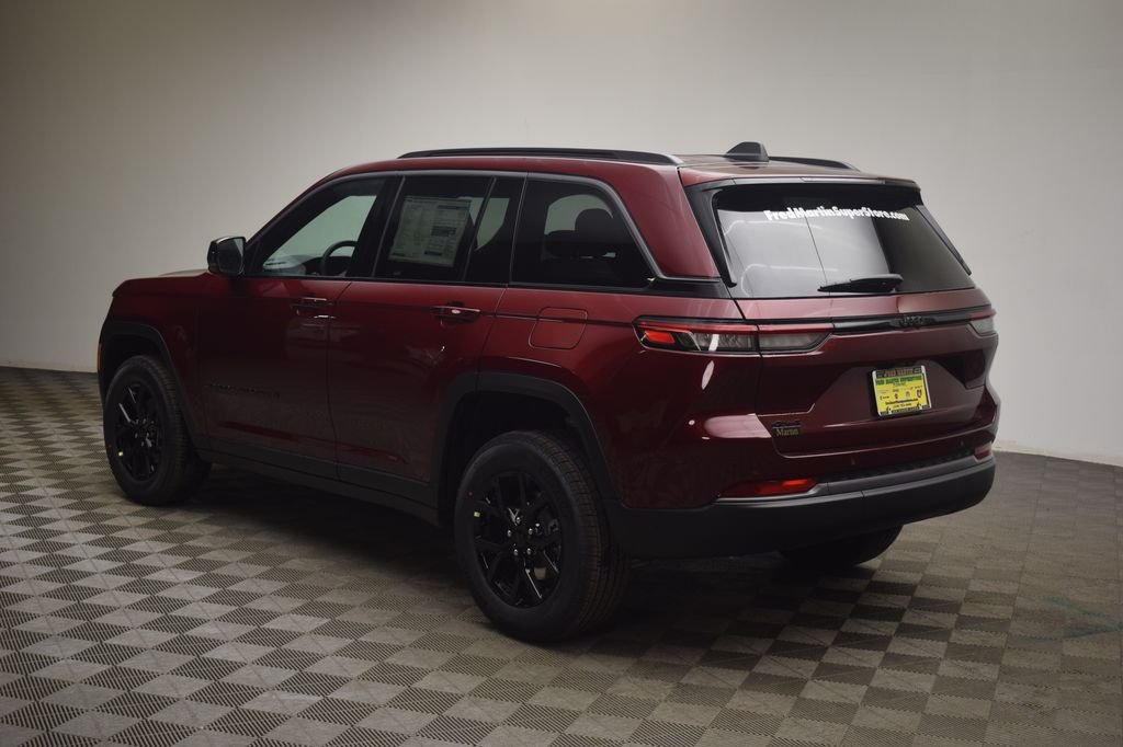 New 2026 Velvet Red Pearl-Coat Exterior Paint Jeep Laredo Altitude image 11