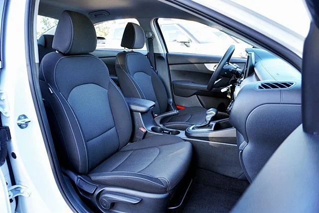 Used 2023 White Kia LX image 10