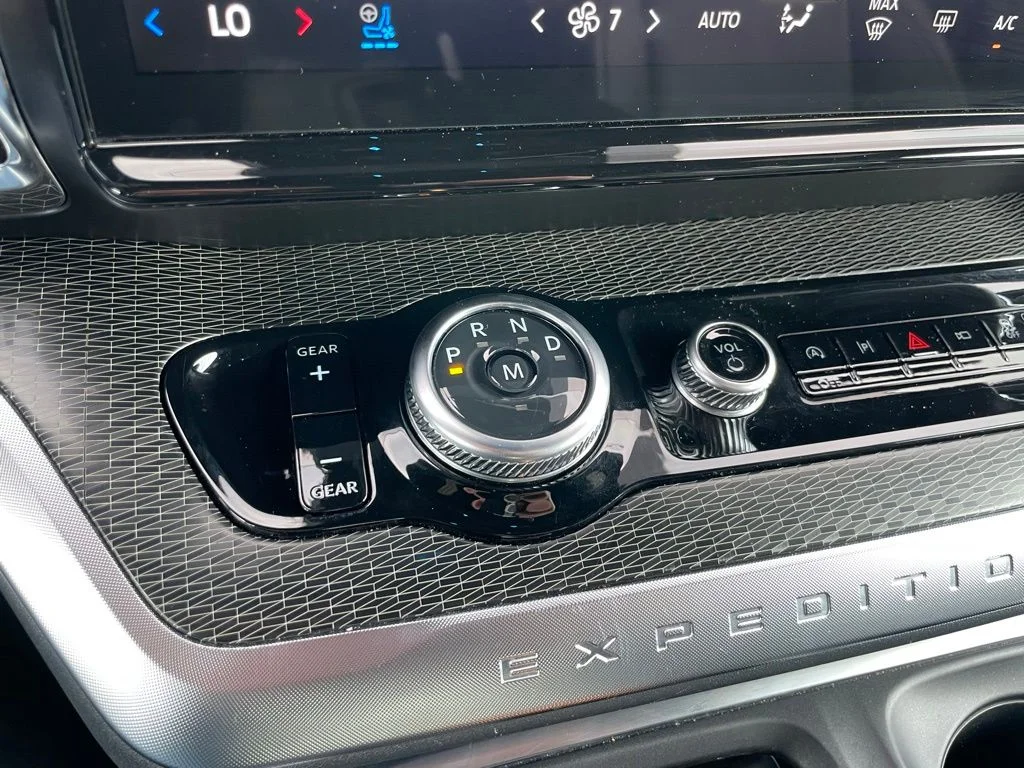 2025 Ford Expedition Platinum - Photo 13