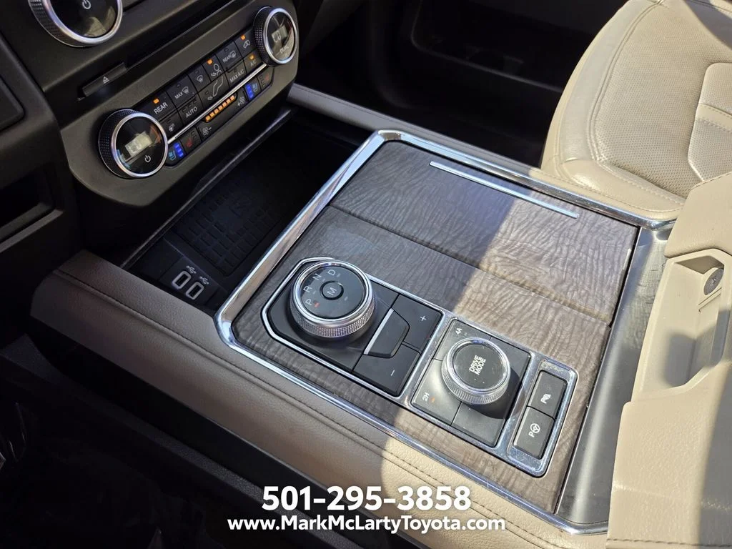 Used 2018 White Ford Limited image 31