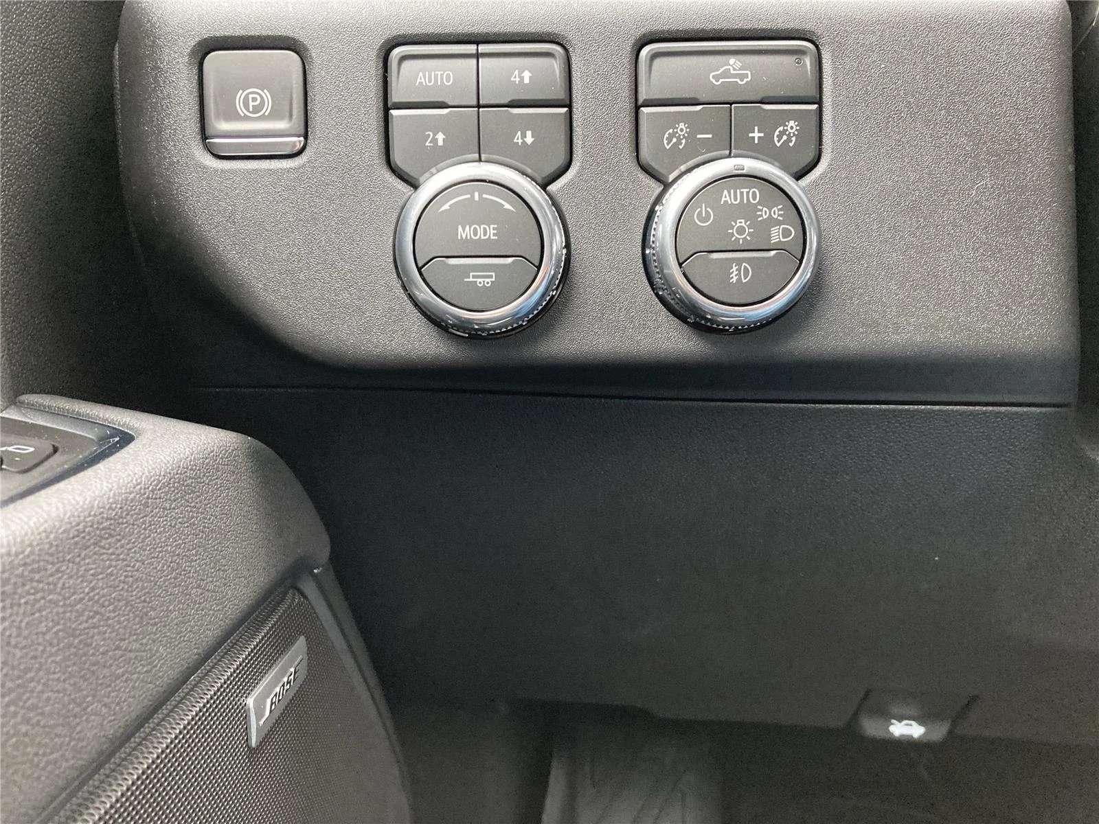 New 2026 Sterling Metallic GMC Elevation image 19