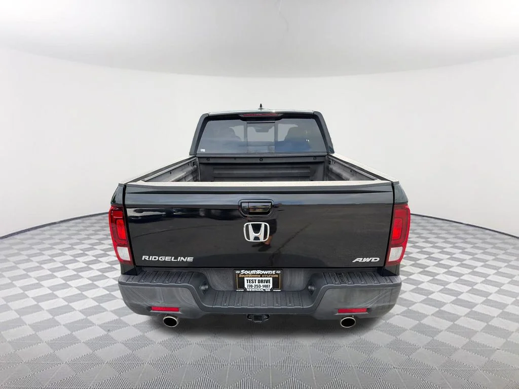 Used 2023 Black Honda RTL image 6