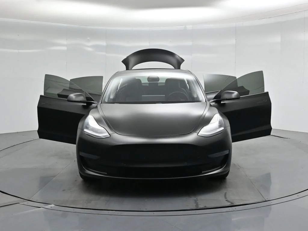 Used 2019 White Tesla Standard Range Plus image 23