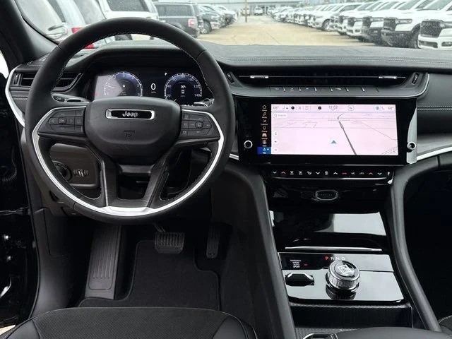 New 2026 Diamond Black Crystal Pearlcoat Jeep Altitude image 8