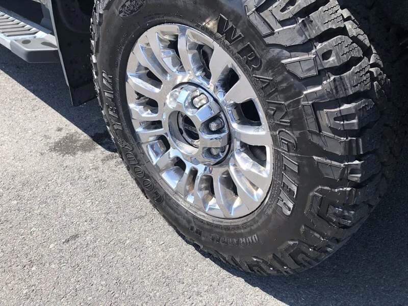 Used 2022 Blue Ford Super Duty Lariat image 5
