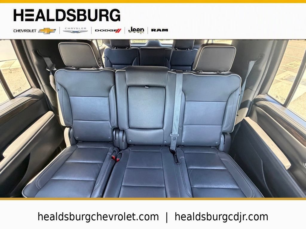 2024 Chevrolet Suburban Premier - Photo 13