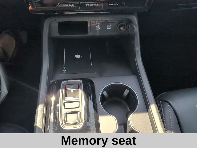 New 2026 Platinum White Pearl Honda AWD EX-L image 6