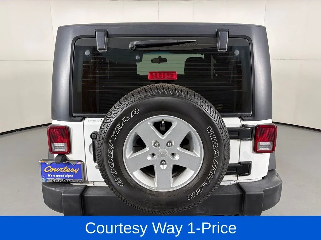 Used 2017 White Jeep Sport image 9