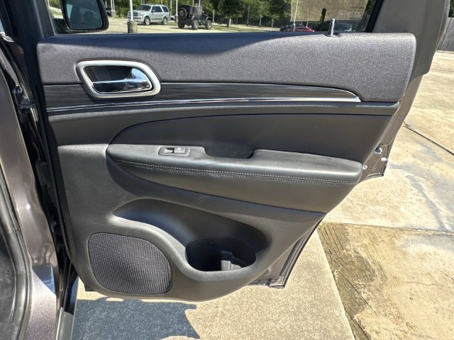 Used 2019 Gray Jeep Limited image 36