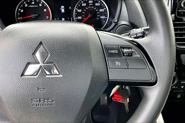 Used 2024 Silver Mitsubishi ES image 11