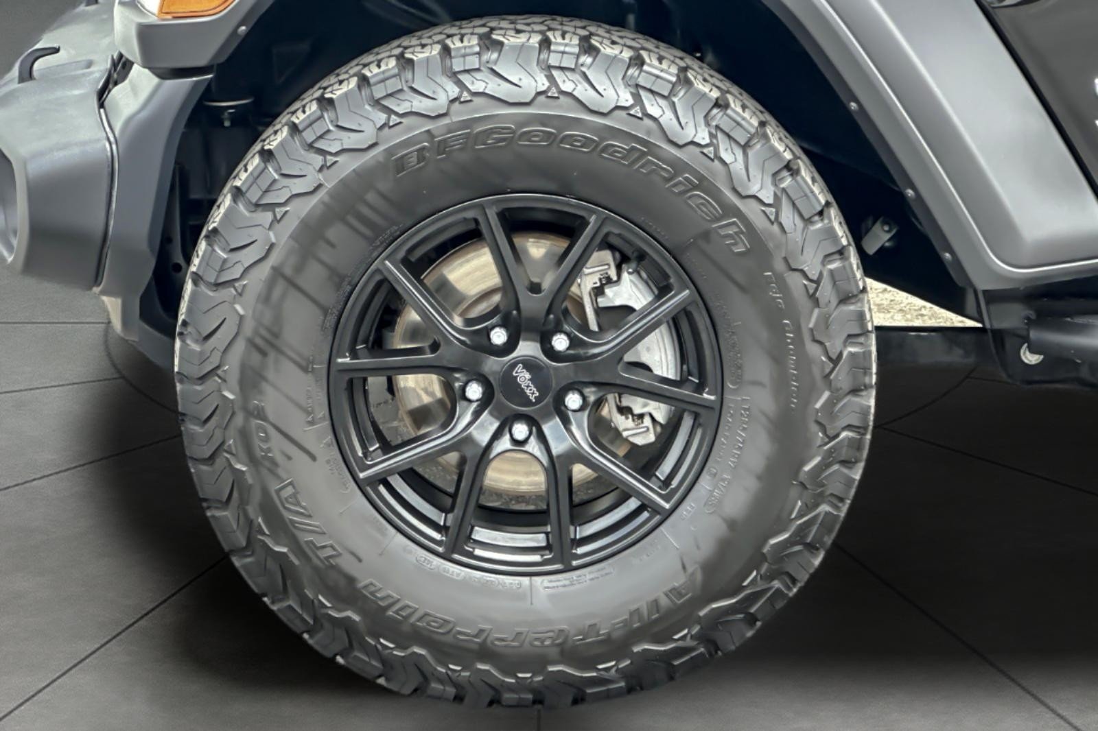 Used 2019 BLACK Jeep Sport image 25
