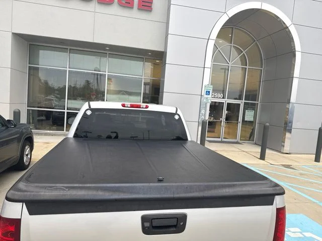 Used 2013 Silver GMC SLE image 7
