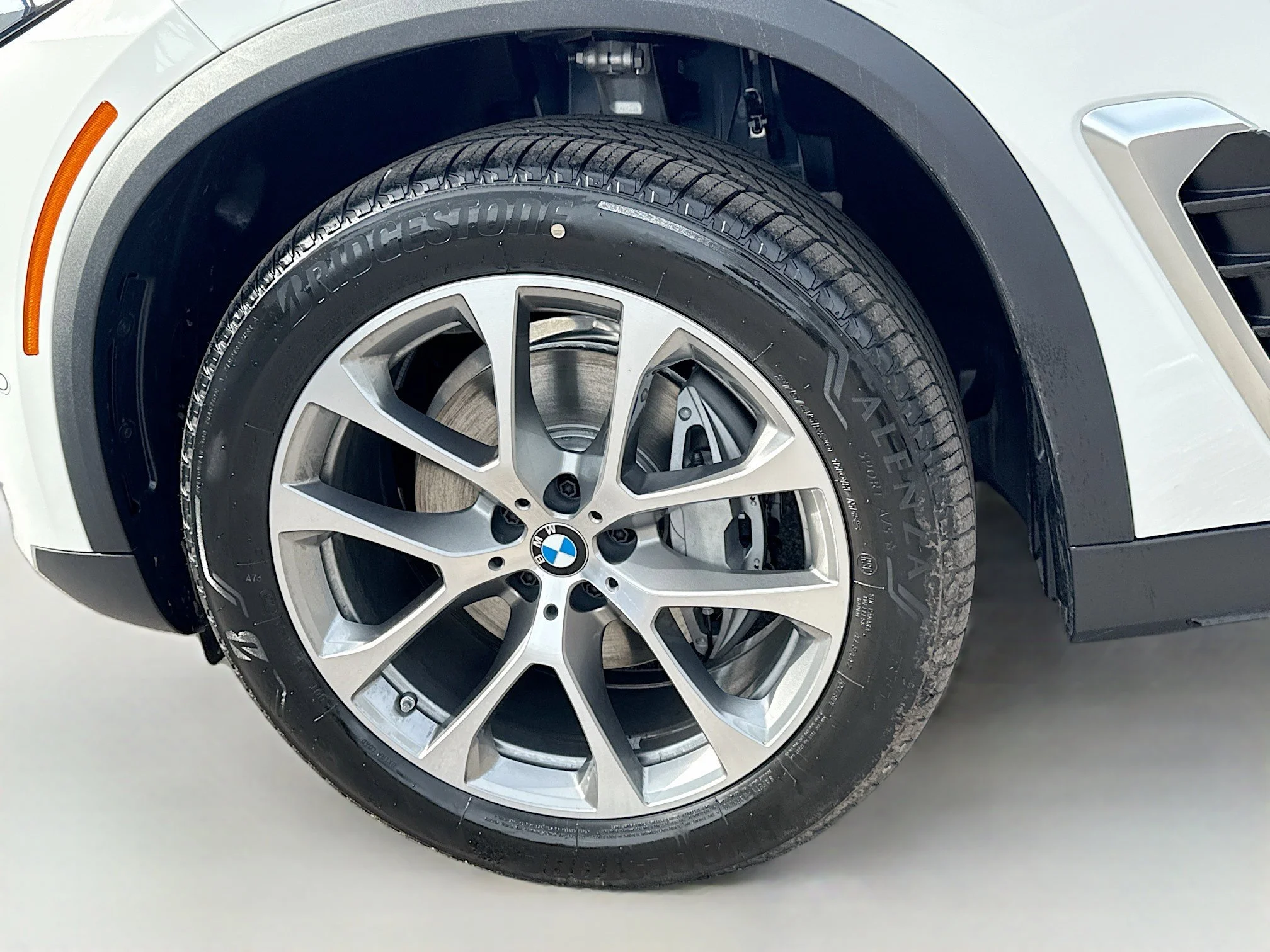 New 2026 Alpine White BMW sDrive40i image 43