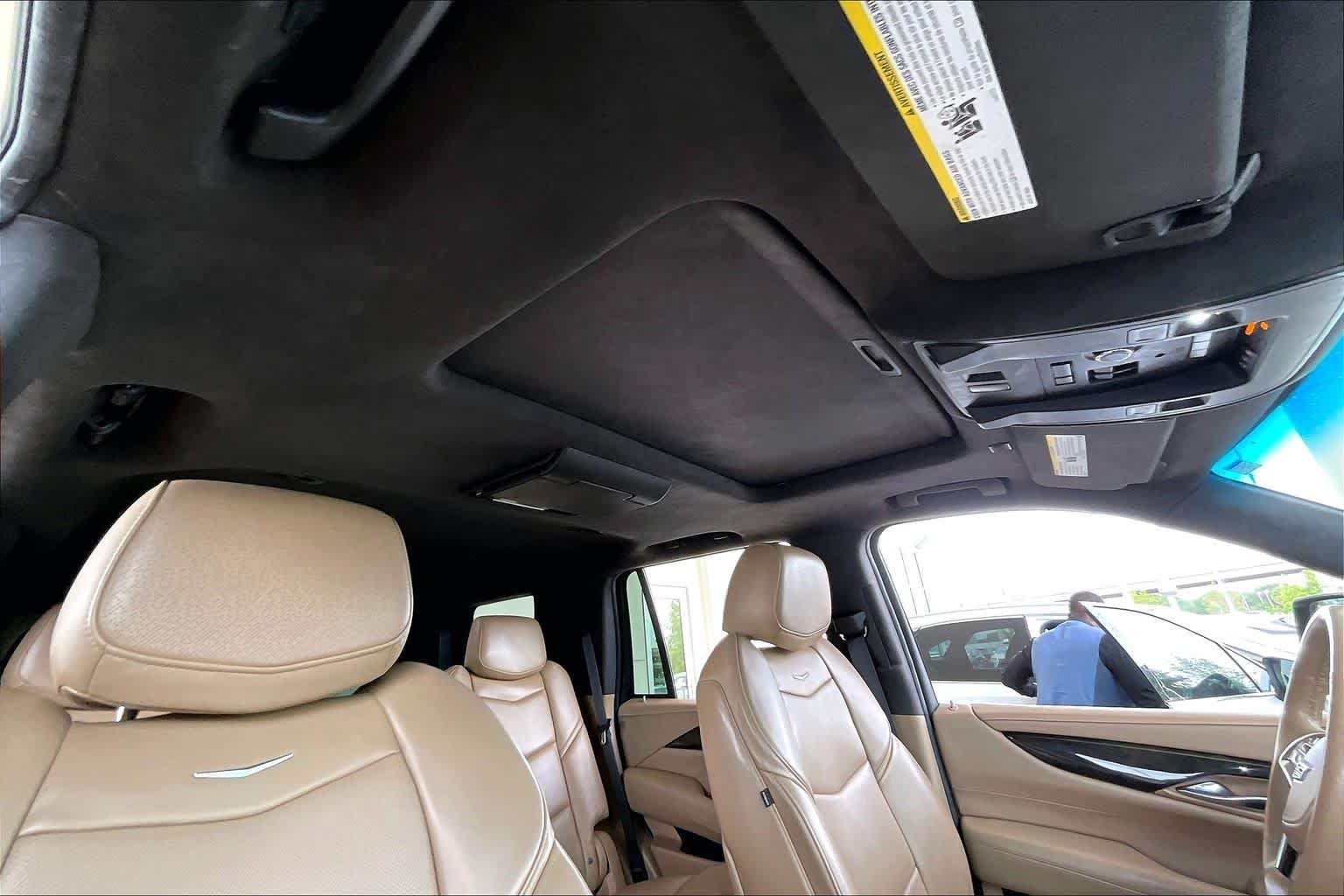 Used 2020 Crystal White Tricoat Cadillac Platinum image 12