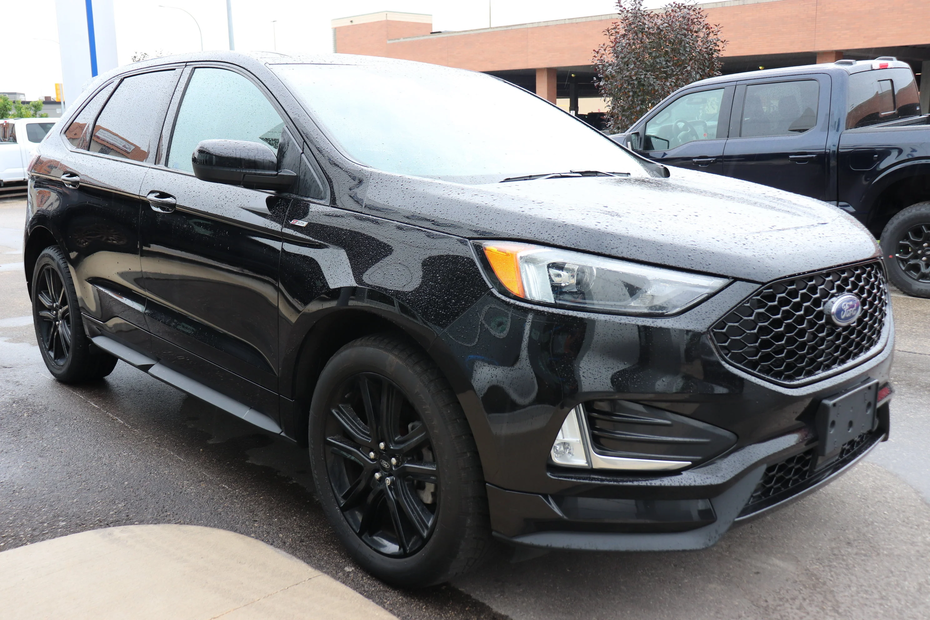 Used 2023 Black Ford SEL image 5