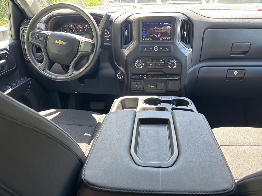 Used 2024 White Chevrolet Custom image 18