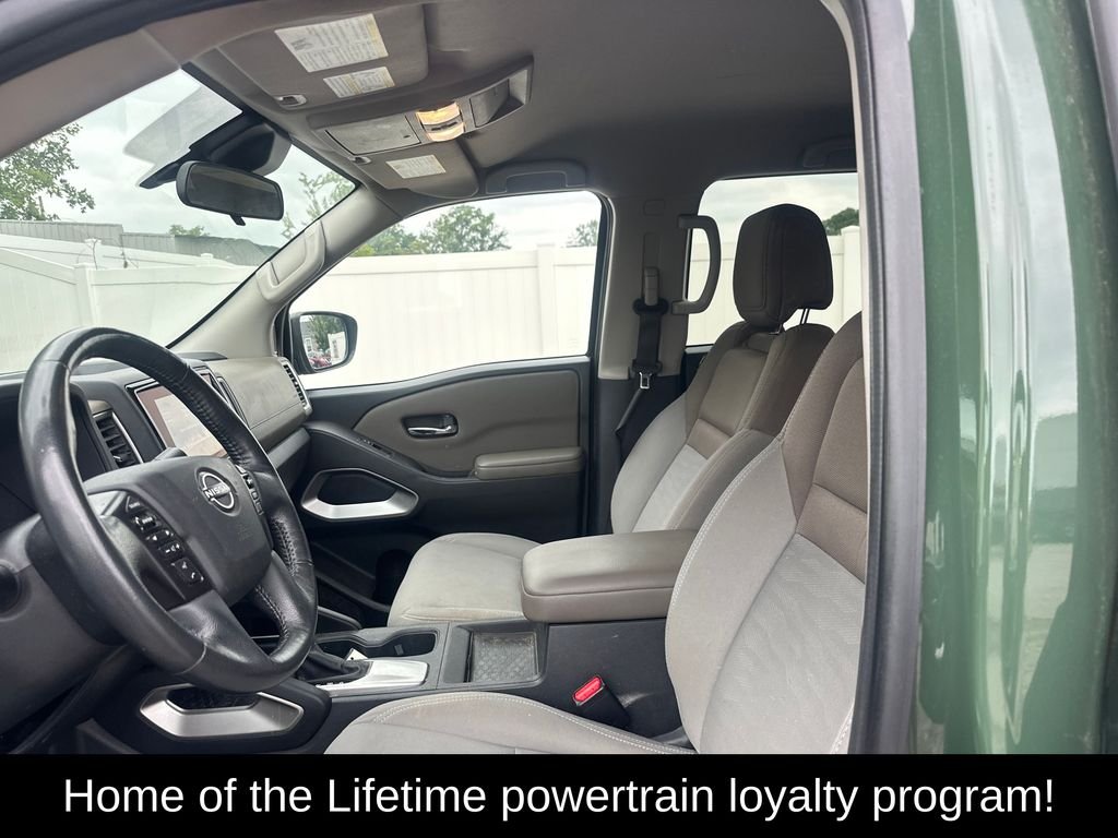Used 2023 Green Nissan SV image 5
